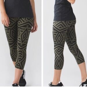 lululemon | Women's Wunder Under Crop II Full On Luxtreme Size 6 Chevron Shuffle